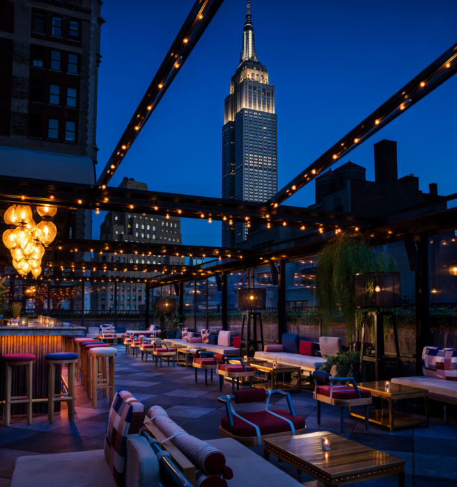 AHEAD Awards | Americas | MAGIC HOUR ROOFTOP BAR & LOUNGE AT MOXY…